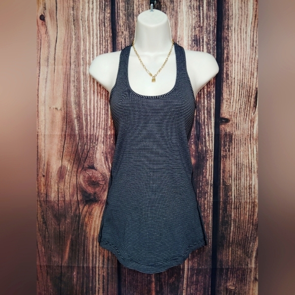 Lululemon Striped Black and White Women's Tank Top Spandex Size 6 - Picture 1 of 6